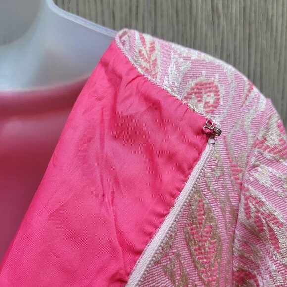 Vintage 60s Midcentury Mod Bubblegum Pink Metallic Brocade Jacquard Sheath Dress - Picture 4 of 7